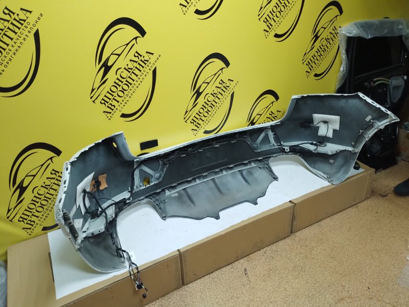 Бампер задний macan 2016 95B Бампер задний macan 2016 95B