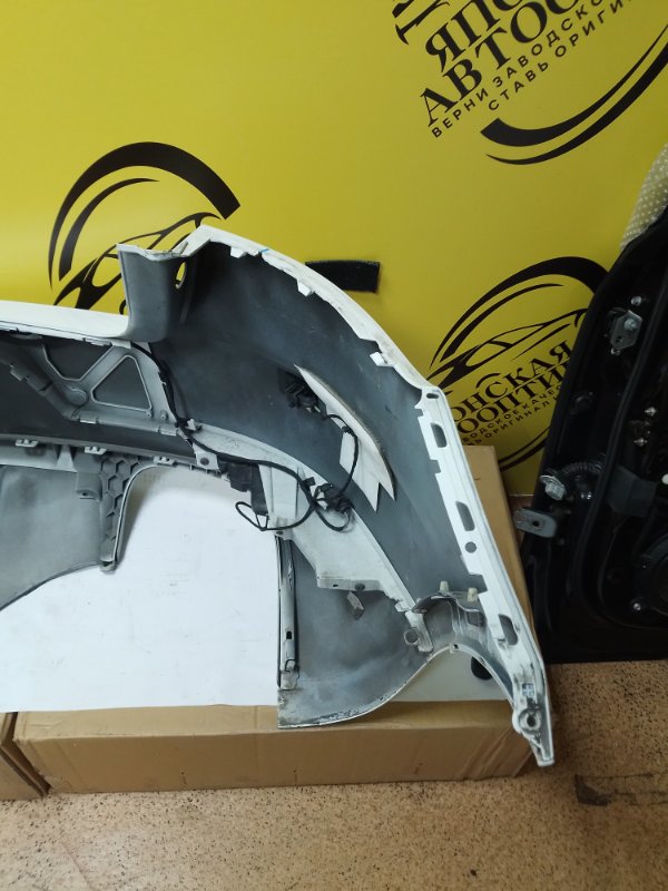 Бампер задний macan 2016 95B Бампер задний macan 2016 95B