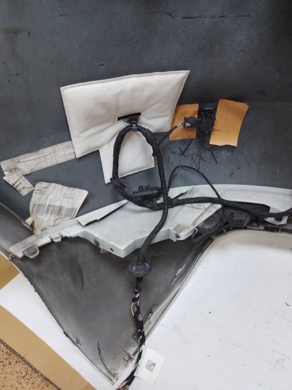 Бампер задний macan 2016 95B Бампер задний macan 2016 95B