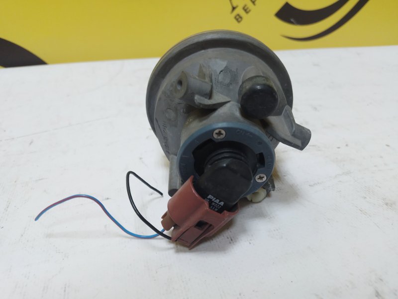 Фара противотуманная передняя правая Subaru Forester SG5 Фара противотуманная передняя правая Subaru Forester SG5