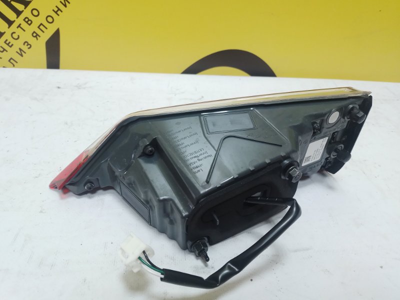 Фонарь вставка багажника задний правый IS200T 2016 ASE30 8ARFTS