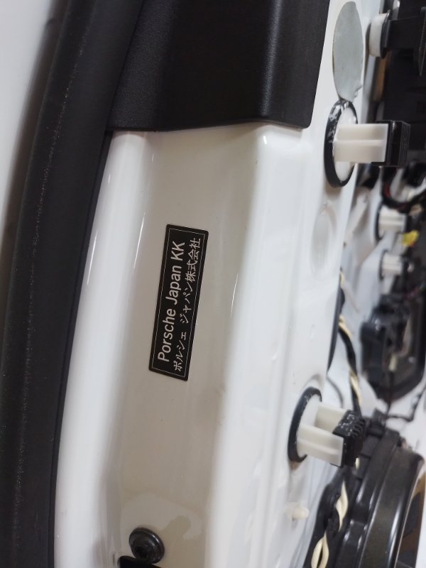 Дверь боковая передняя правая macan 2016 95B Дверь боковая передняя правая macan 2016 95B