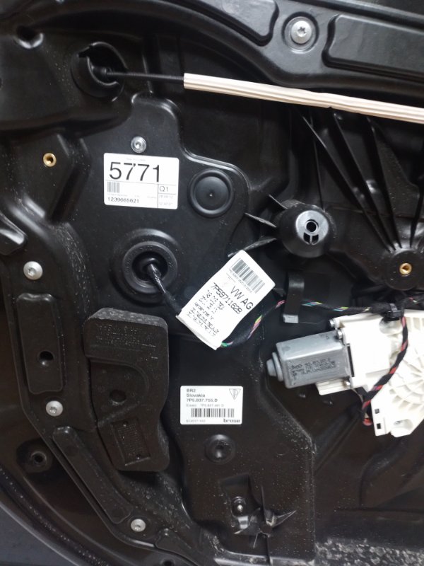 Дверь боковая передняя левая Cayenne 2013 958