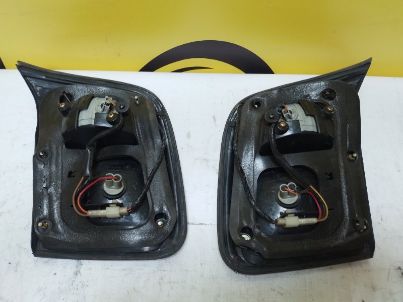 Фонарь вставка багажника Forester 2000 SF5 EJ20 Фонарь вставка багажника Forester 2000 SF5 EJ20