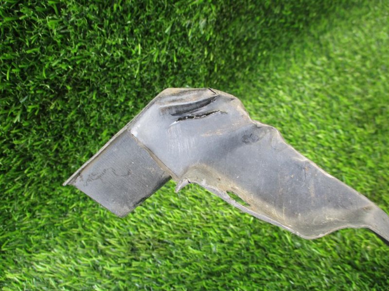 Подкрылок передний правый RACTIS NCP120