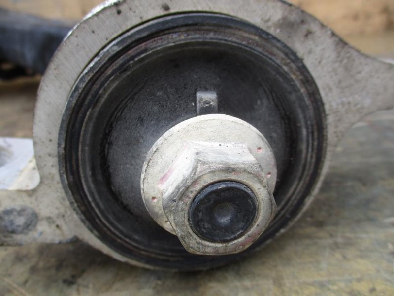 Рычаг нижний передний правый LEXUS GS350 GRS191 Рычаг нижний передний правый LEXUS GS350 GRS191