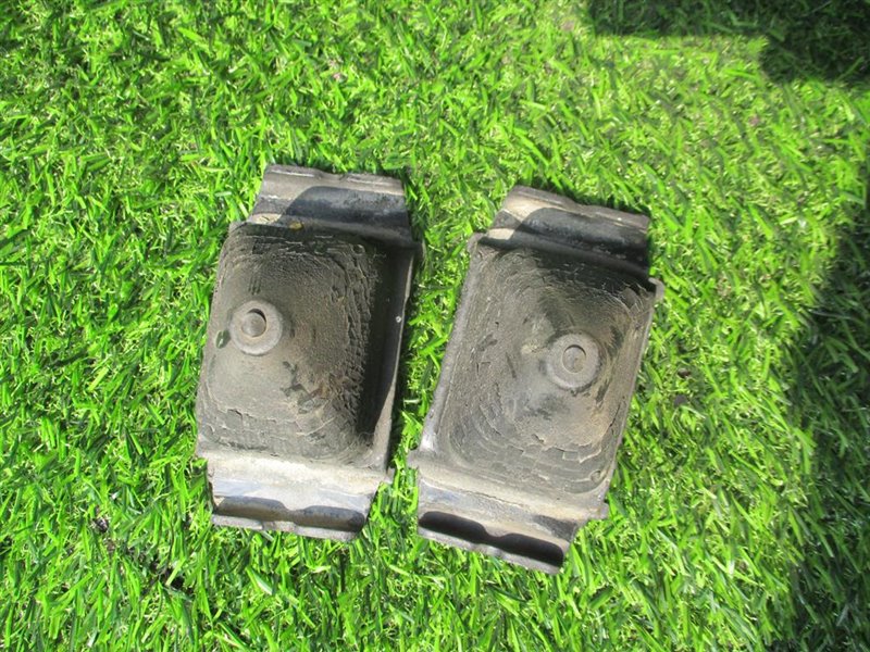 Отбойник задний TOYOTA TOYOACE YY131 3Y