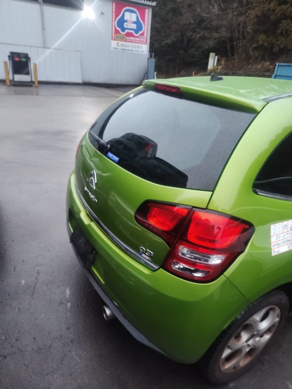 Вставка между стопов правая CITROEN C3 A51 EP6C