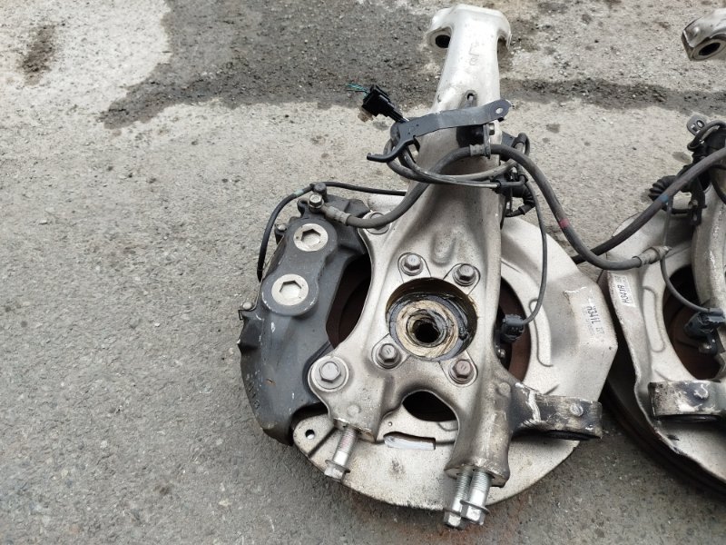 Ступица передняя LS600H UVF45 2UR-FSE Ступица передняя LS600H UVF45 2UR-FSE