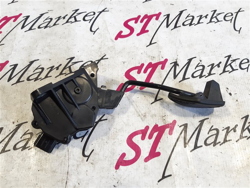 Педаль газа Corolla Fielder 2015 NZE164 1NZ-FE Педаль газа Corolla Fielder 2015 NZE164 1NZ-FE