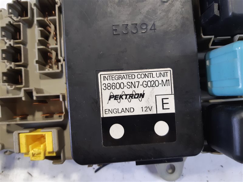 Блок предохранителей салонный 600 1994 RHF20 F20Z1