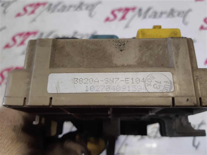 Блок предохранителей салонный 600 1994 RHF20 F20Z1