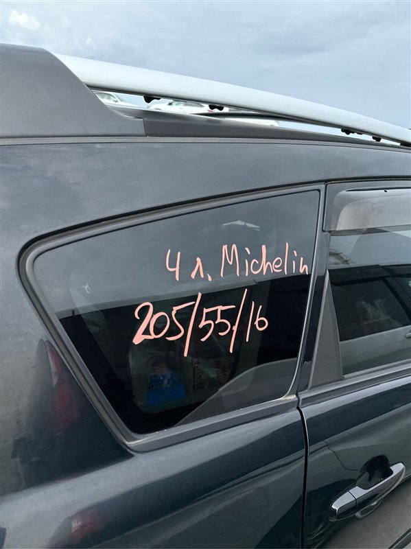 Стекло собачника заднее правое VOLTZ 2002 ZZE136 1ZZ-FE