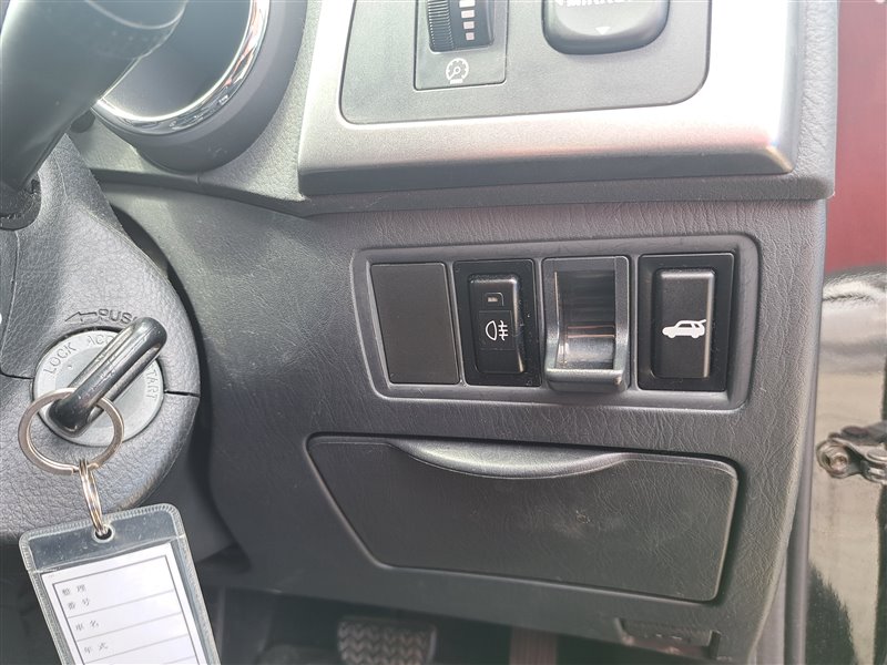 Кнопка открывания багажника VOLTZ 2002 ZZE136 1ZZ-FE