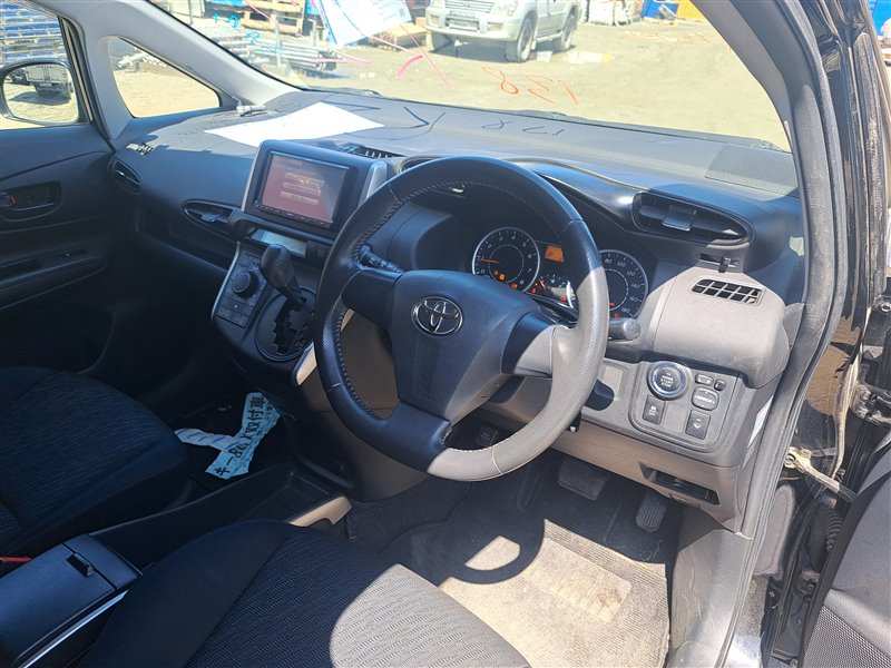 Защита горловины топливного бака Wish 2011 ZGE25G 2ZR-FAE Защита горловины топливного бака Wish 2011 ZGE25G 2ZR-FAE