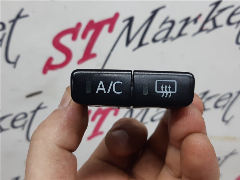 Кнопка кондиционера Daihatsu Hijet 2019 S321V KFVE4 84790B1020 контрактная