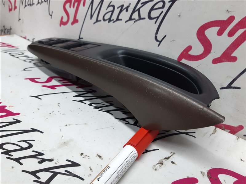 Блок управления стеклоподъемниками передний правый Note 2017 E12 HR12DDR Блок управления стеклоподъемниками передний правый Note 2017 E12 HR12DDR