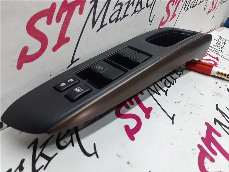 Блок управления стеклоподъемниками передний правый Note 2017 E12 HR12DDR Блок управления стеклоподъемниками передний правый Note 2017 E12 HR12DDR