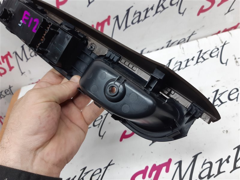 Блок управления стеклоподъемниками передний правый Note 2017 E12 HR12DDR Блок управления стеклоподъемниками передний правый Note 2017 E12 HR12DDR