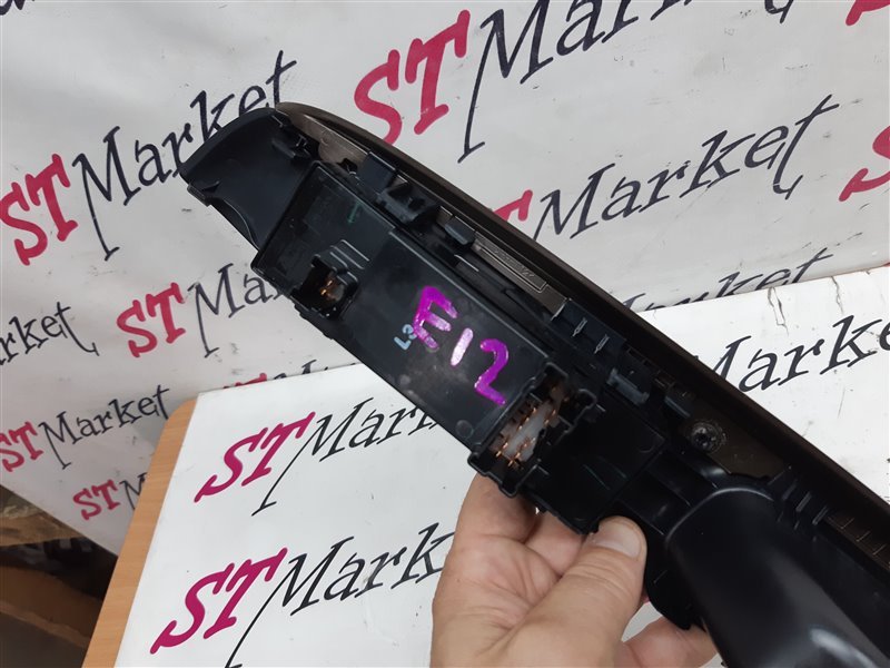 Блок управления стеклоподъемниками передний правый Note 2017 E12 HR12DDR Блок управления стеклоподъемниками передний правый Note 2017 E12 HR12DDR