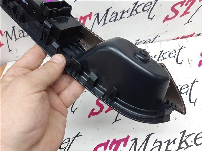 Блок управления стеклоподъемниками передний правый Note 2017 E12 HR12DDR Блок управления стеклоподъемниками передний правый Note 2017 E12 HR12DDR