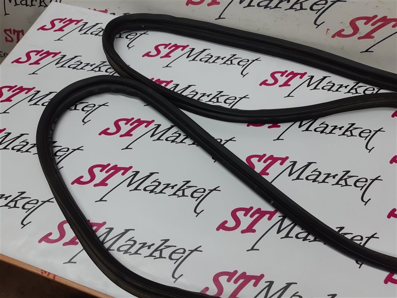 Уплотнитель крышки багажника OUTLANDER 2007 CW5W 4B12