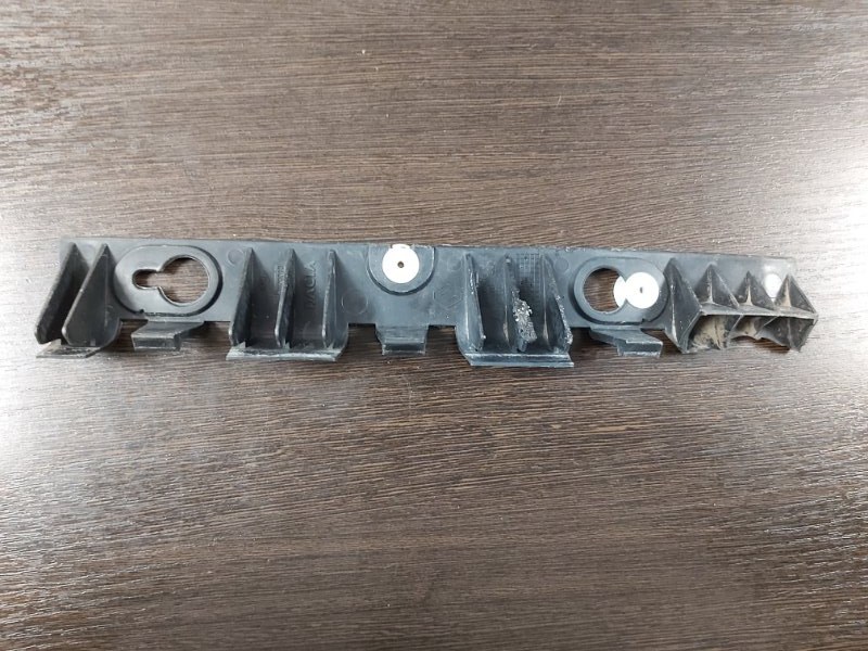 Кронштейн бампера Renault Logan 8200301495 Б/У