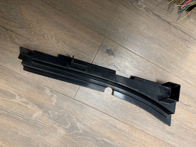 Кронштейн правый Continental 2003-2011 Gt