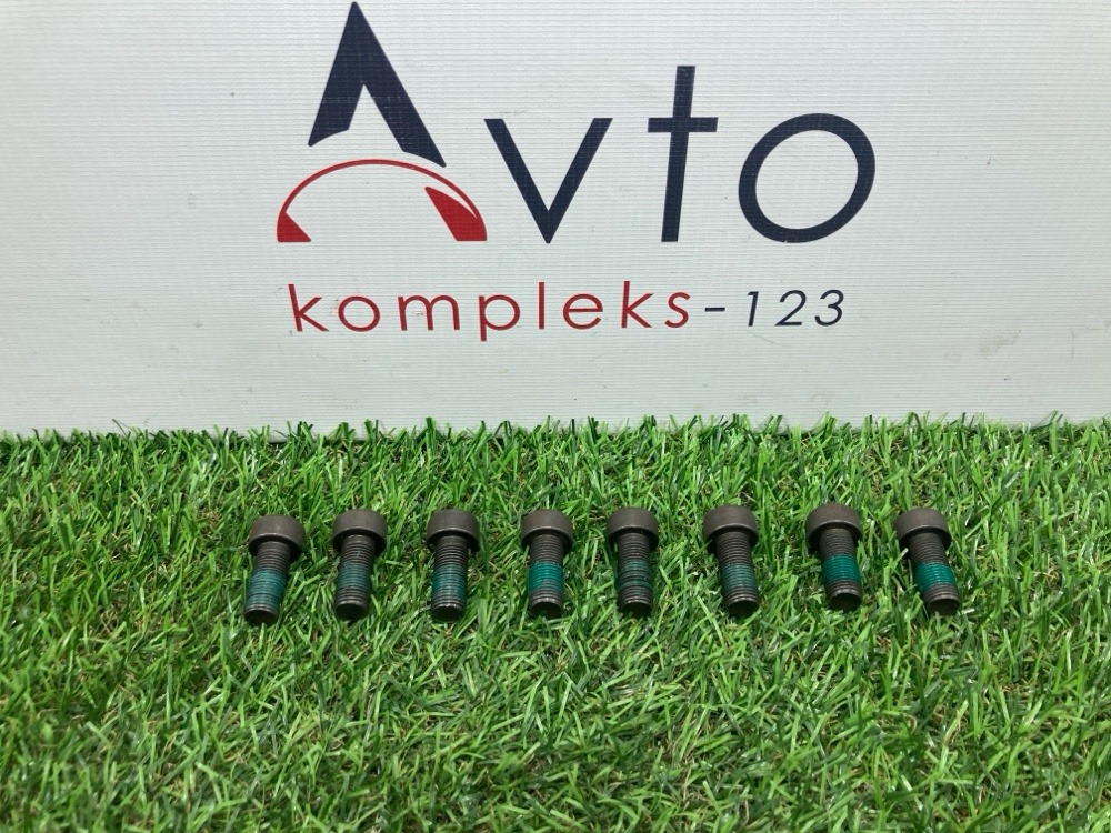 Болт маховика Audi A3 2009 8P CDAA N 90665001 контрактная