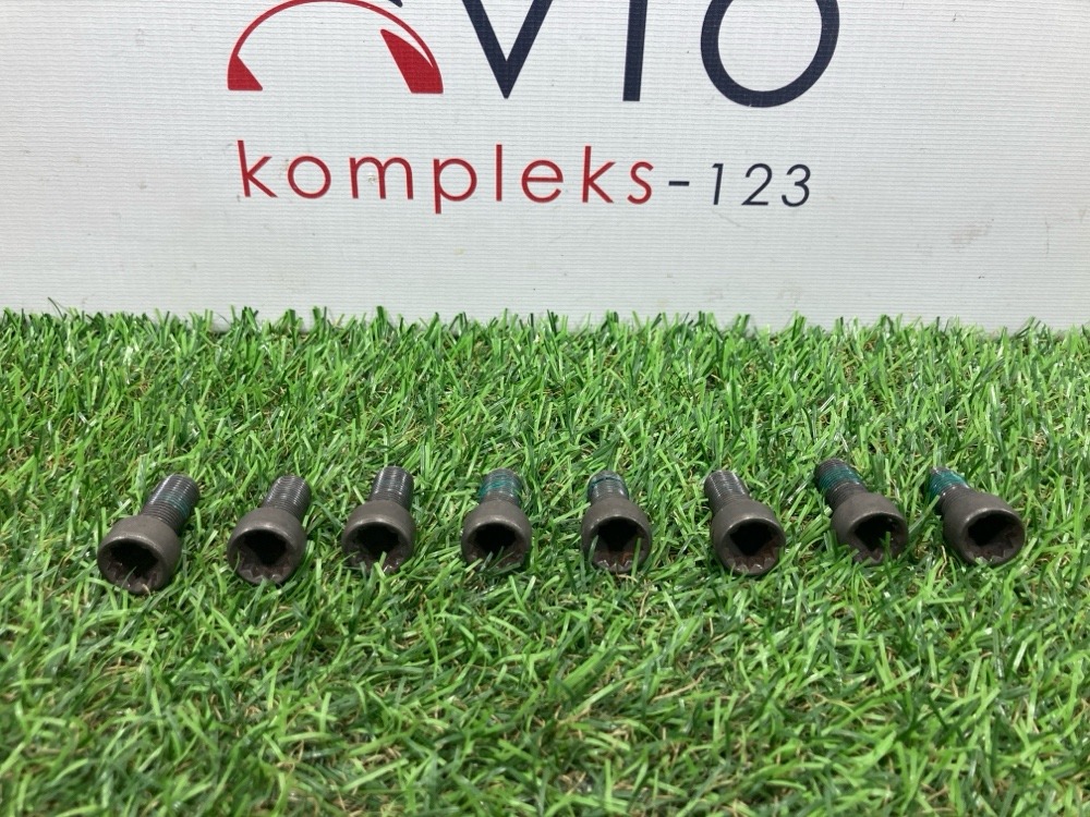 Болт маховика A3 2009 8P CDAA