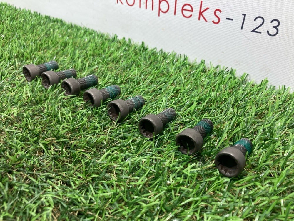 Болт маховика A3 2009 8P CDAA