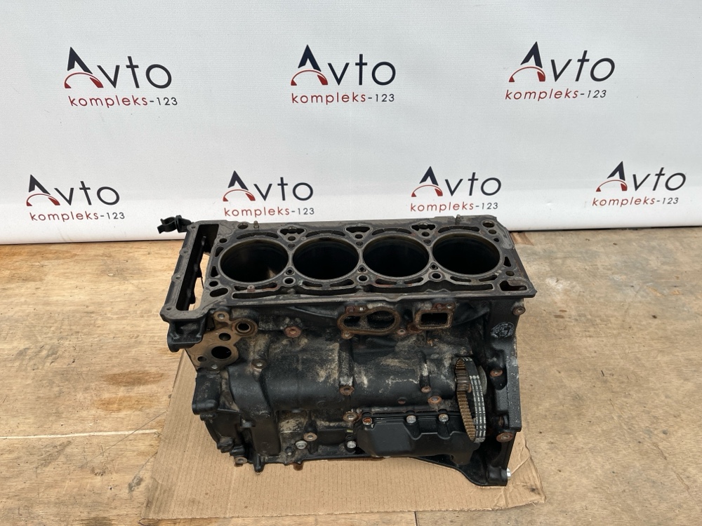 Блок цилиндров Audi A4 2008 B8 CDHB 06H103011AN контрактная