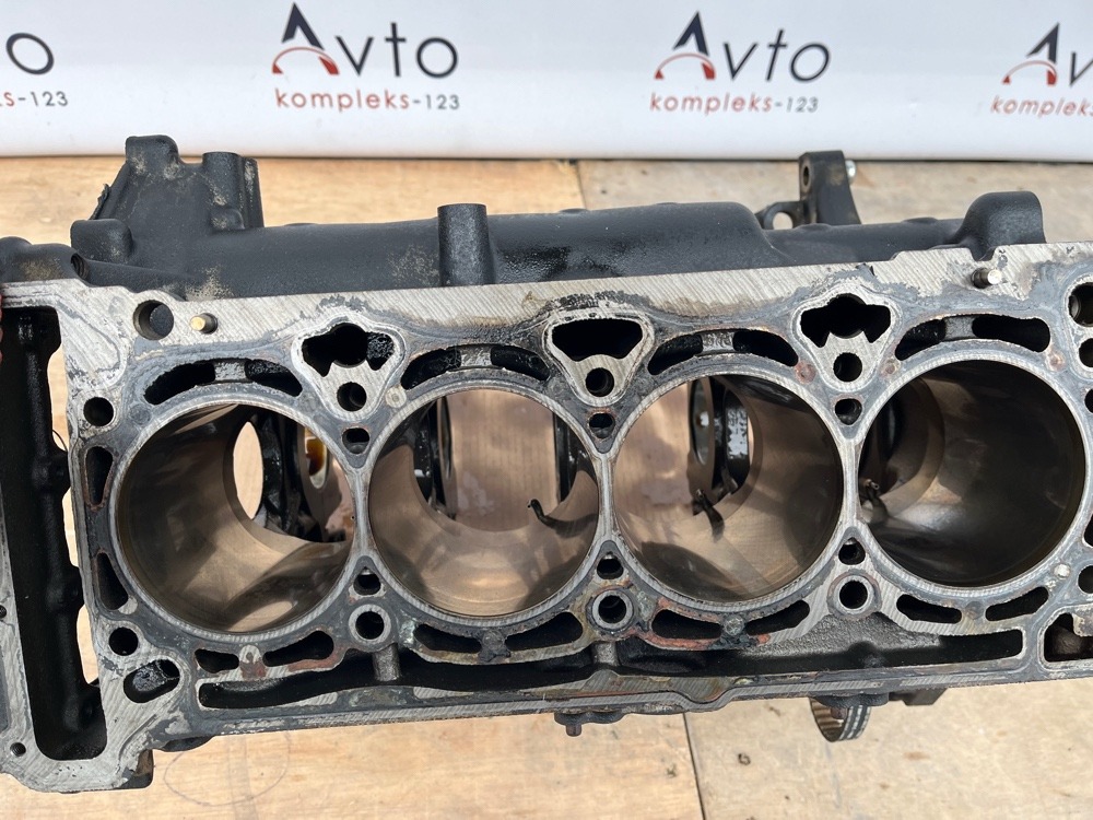 Блок цилиндров A4 2008 B8 CDHB