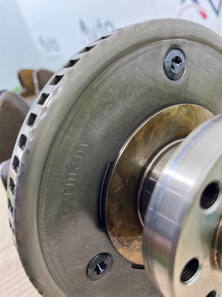 Коленвал A4 2008 B8 CDHB Коленвал A4 2008 B8 CDHB