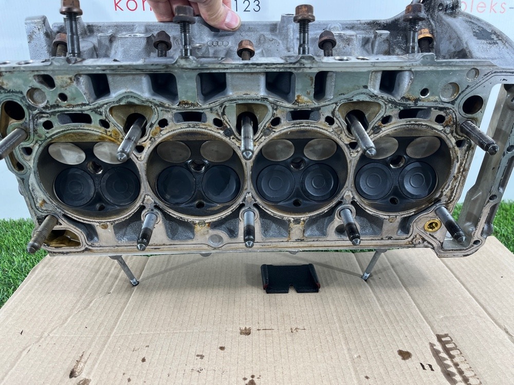 Головка блока цилиндров A4 2008 B8 CDHB