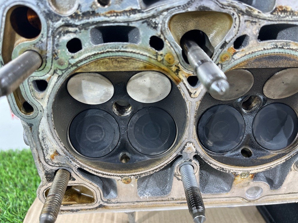 Головка блока цилиндров A4 2008 B8 CDHB