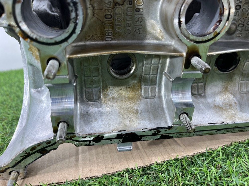 Головка блока цилиндров A4 2008 B8 CDHB