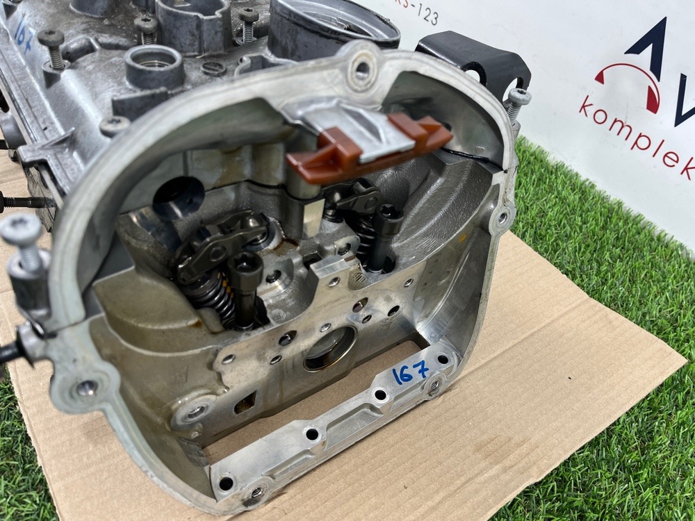 Головка блока цилиндров A4 2008 B8 CDHB