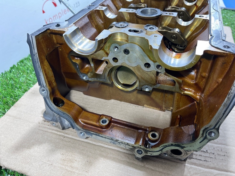 Головка блока цилиндров левая A6 2009 C6 CCAA Головка блока цилиндров левая A6 2009 C6 CCAA