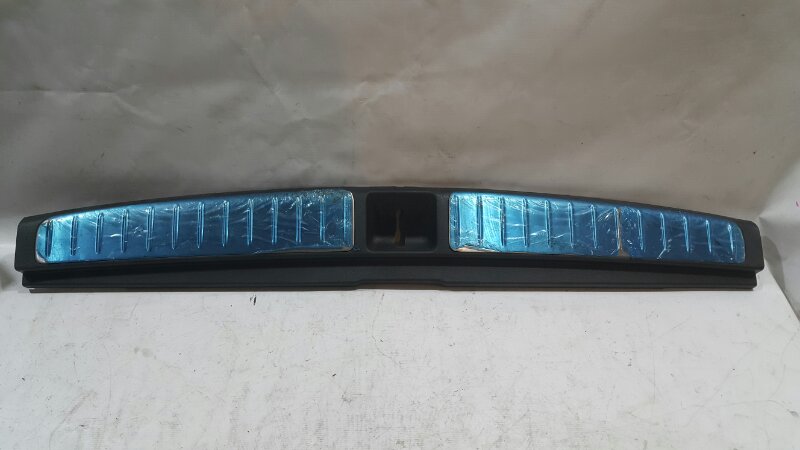 Накладка замка багажника Subaru Legacy BP5