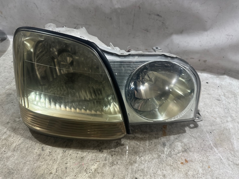 Фара Toyota Progres JCG10 передняя правая