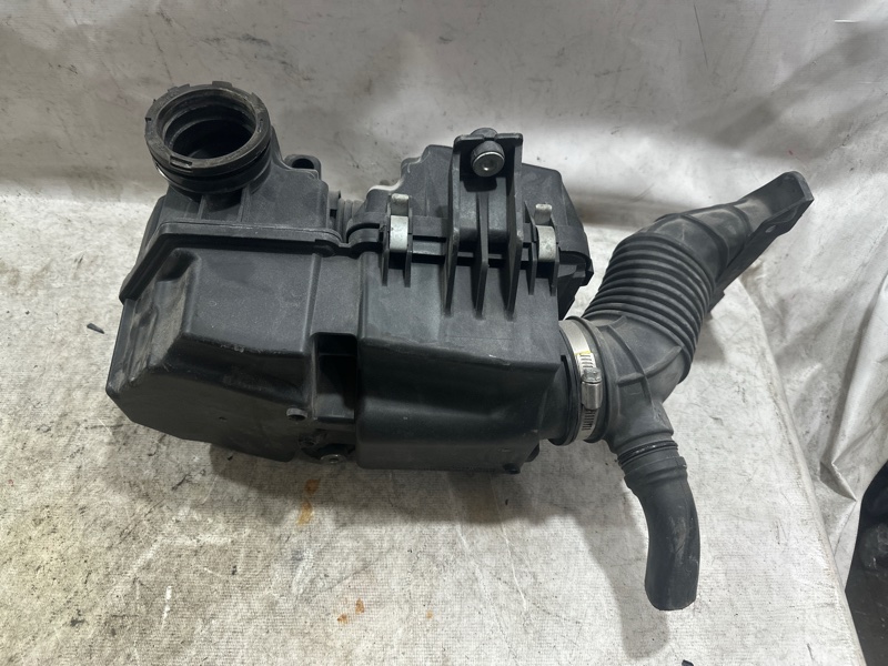 Корпус воздушного фильтра Honda Cr-Z ZF1 LEA