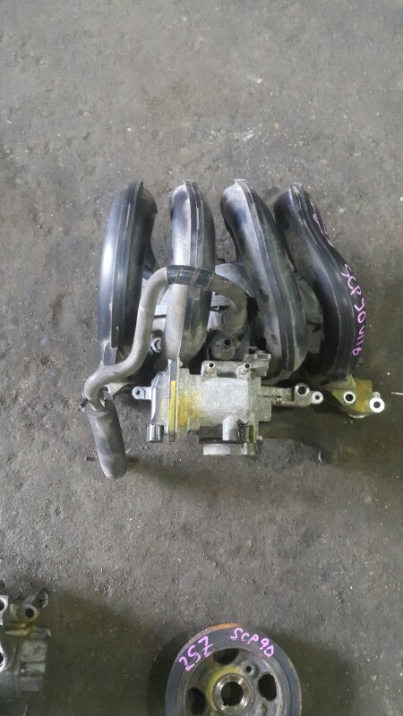 Коллектор впускной Toyota Vitz SCP90 2SZ