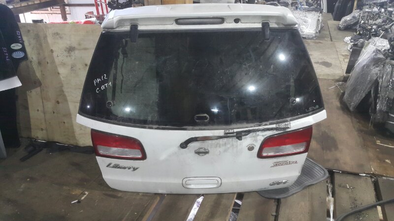 Дверь задняя Nissan Liberty PM12