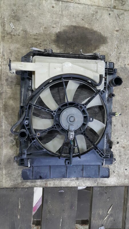 Радиатор основной Toyota Vitz NCP95 2NZ