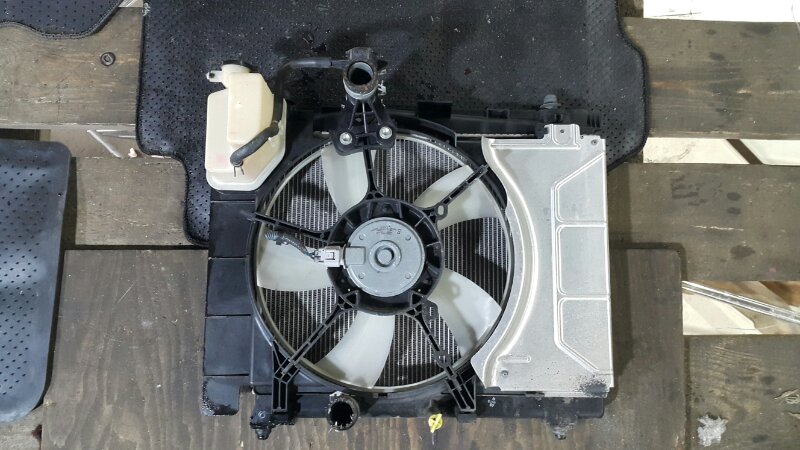 Радиатор основной Toyota Vitz KSP130 1KR