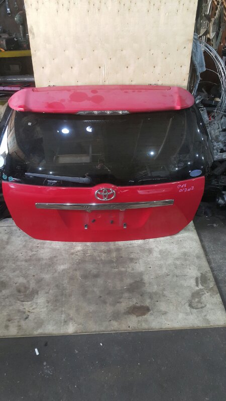 Дверь задняя Toyota Wish ZNE10