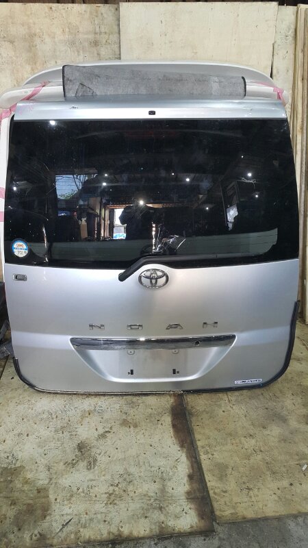 Дверь задняя Toyota Noah ARR60