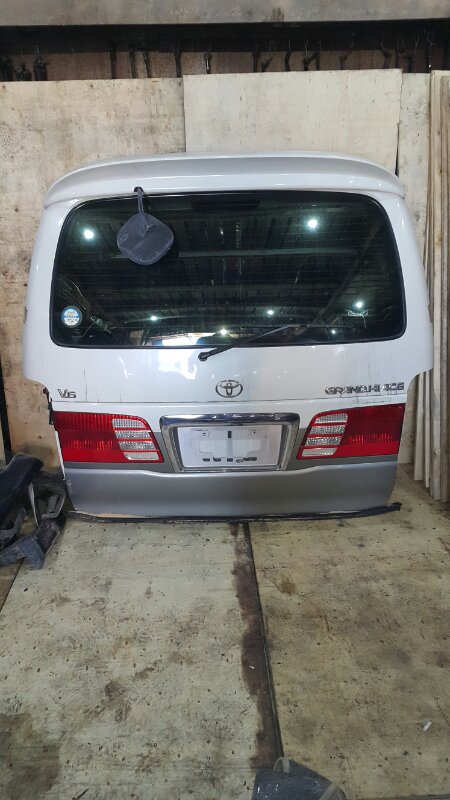 Дверь задняя Toyota Grandhiace VCH16