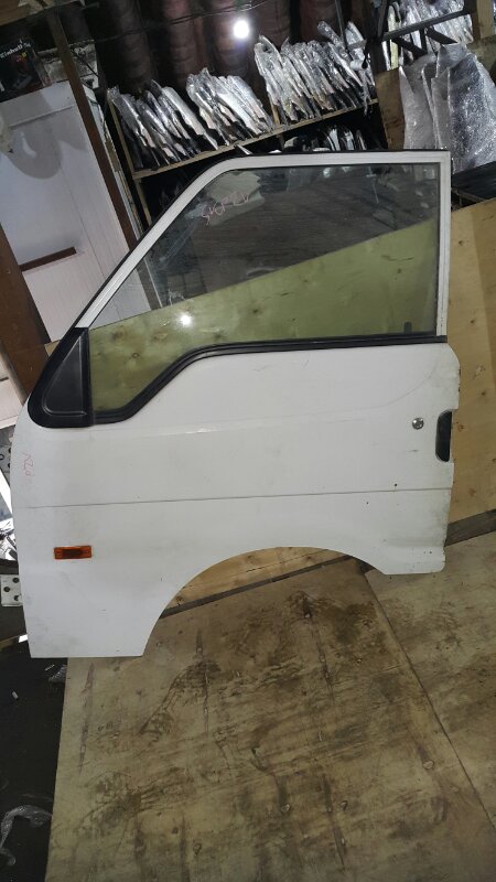 Дверь MAZDA BONGO SKP2V передняя левая (б/у)